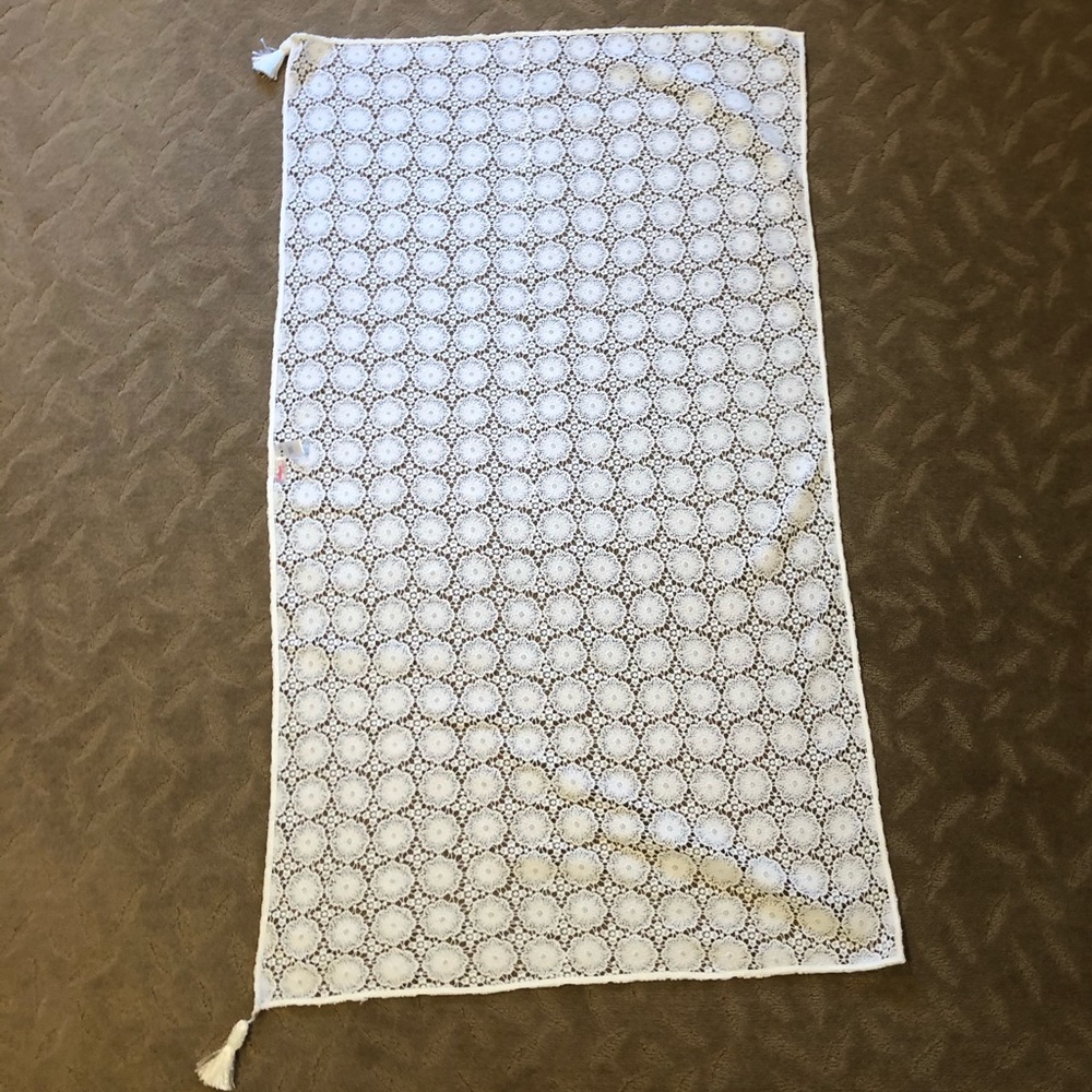 6 Shore Road Suntanner Lace Pareo Sarong - Picture 7 of 8